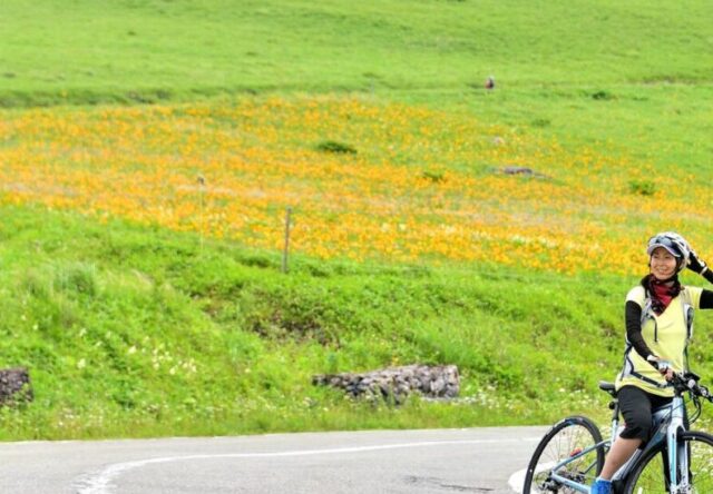 信州の高原花畑を走るサイクリング旅