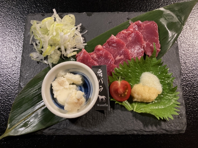 長野の名物信州馬刺し料理