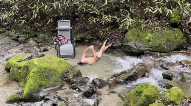 サウナ、自然川、清流を楽しむスポット