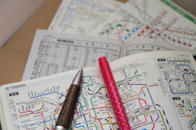 路線図　時刻表　旅　準備