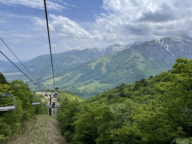 長野県白馬岩岳リゾートのリフトからの風景