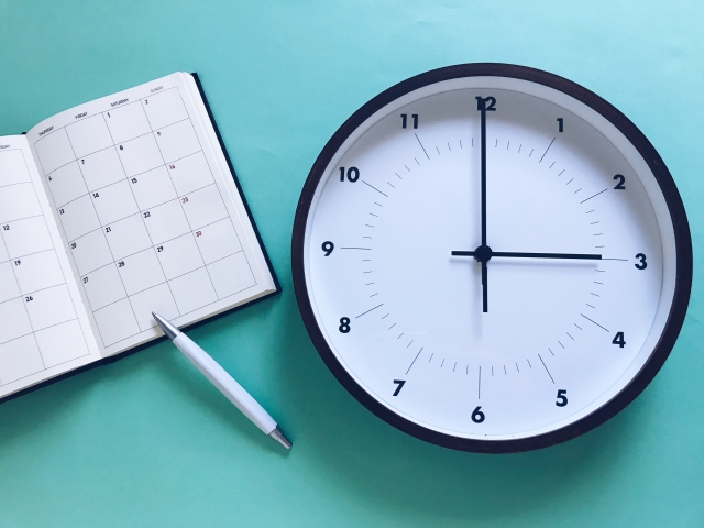 スケジュール　時計