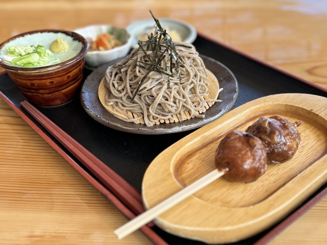 信州の蕎麦と五平餅